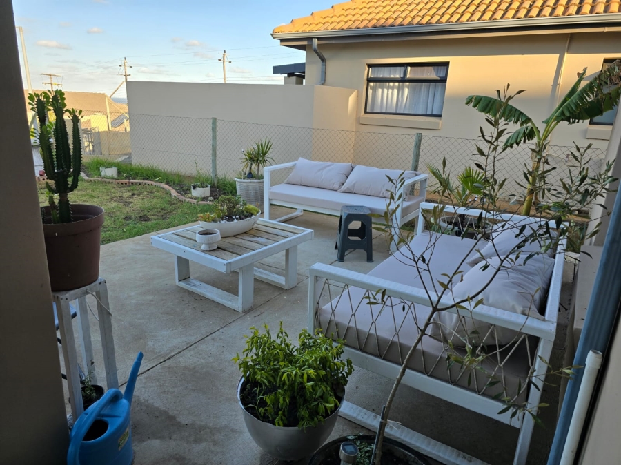 2 Bedroom Property for Sale in Kidds Beach Eastern Cape